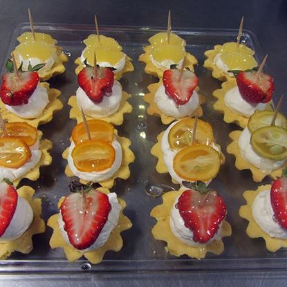 تصویر شیرینی تارت فنجانی با خلال