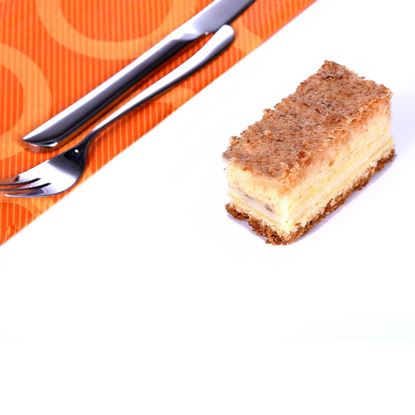 تصویر شیرینی کیک نارگیل کشمشی